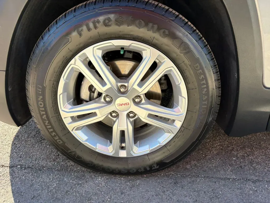 GMC Terrain photo 16