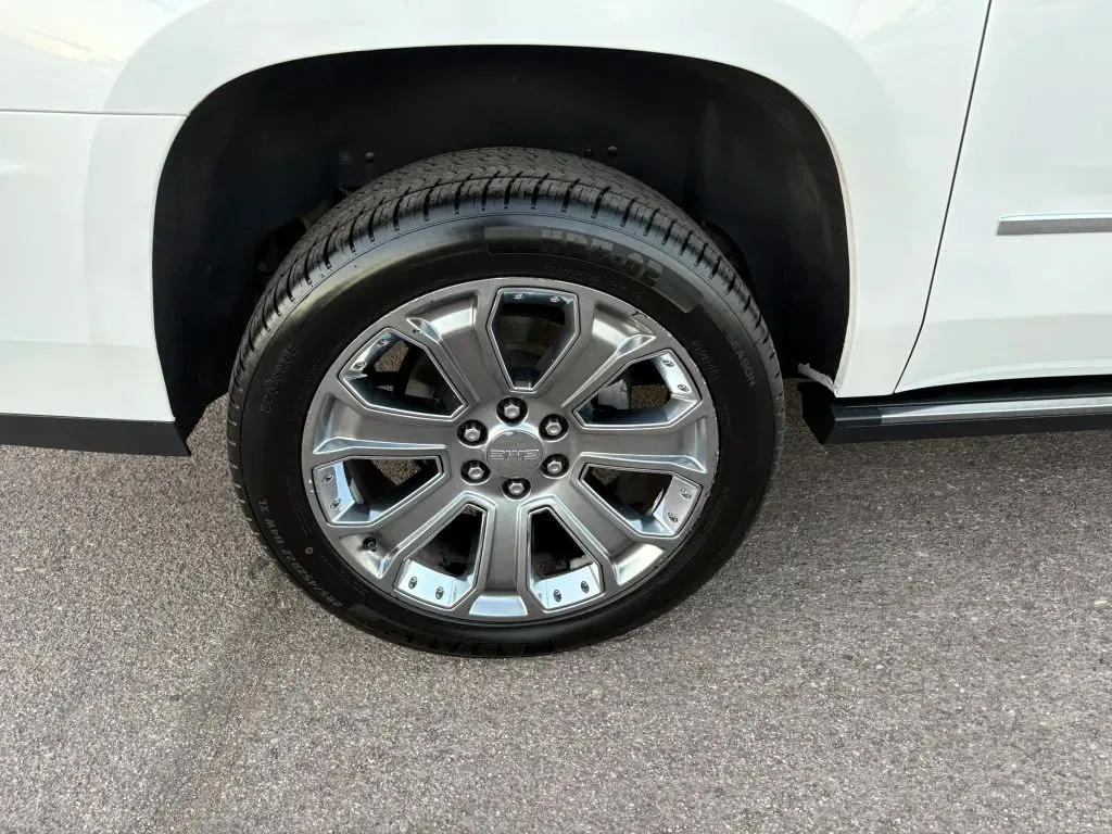 GMC Yukon XL photo 24