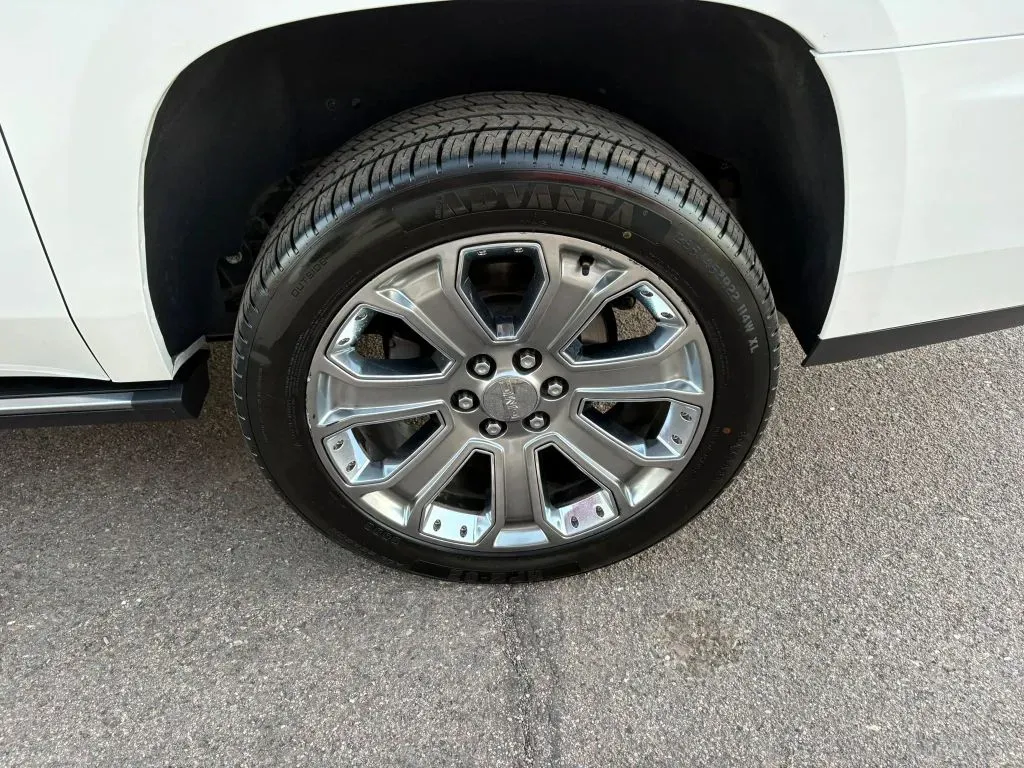 GMC Yukon XL photo 23