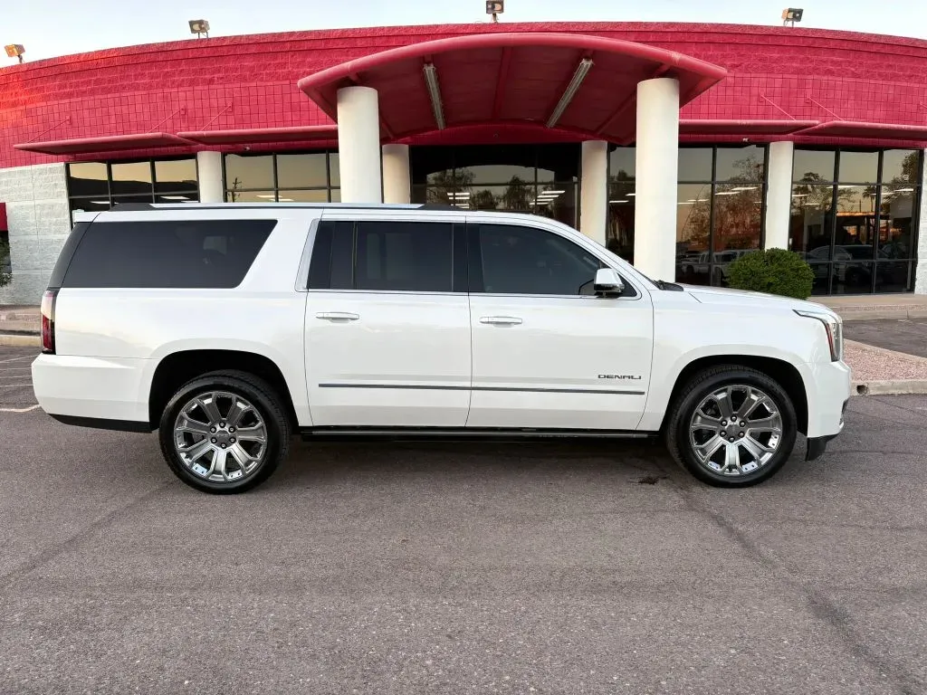 GMC Yukon XL photo 5