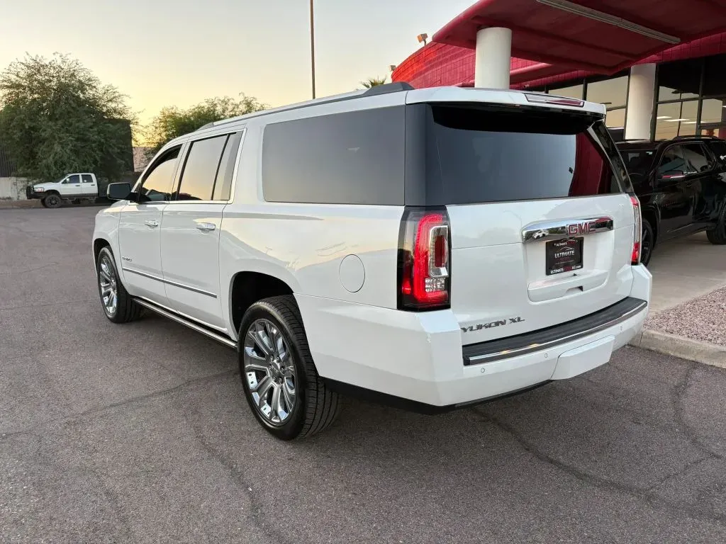 GMC Yukon XL photo 3