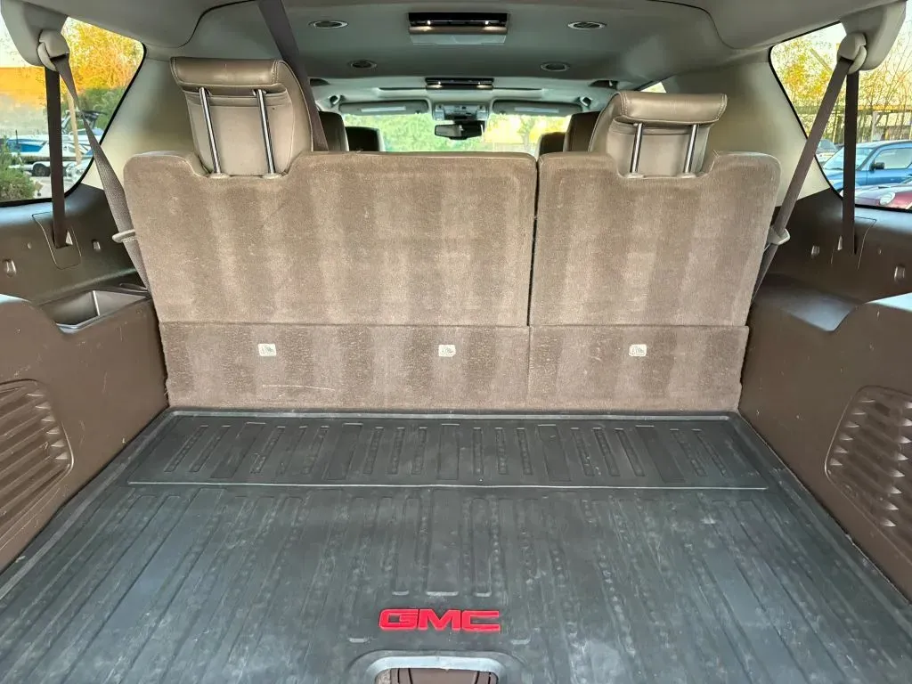 GMC Yukon XL photo 13