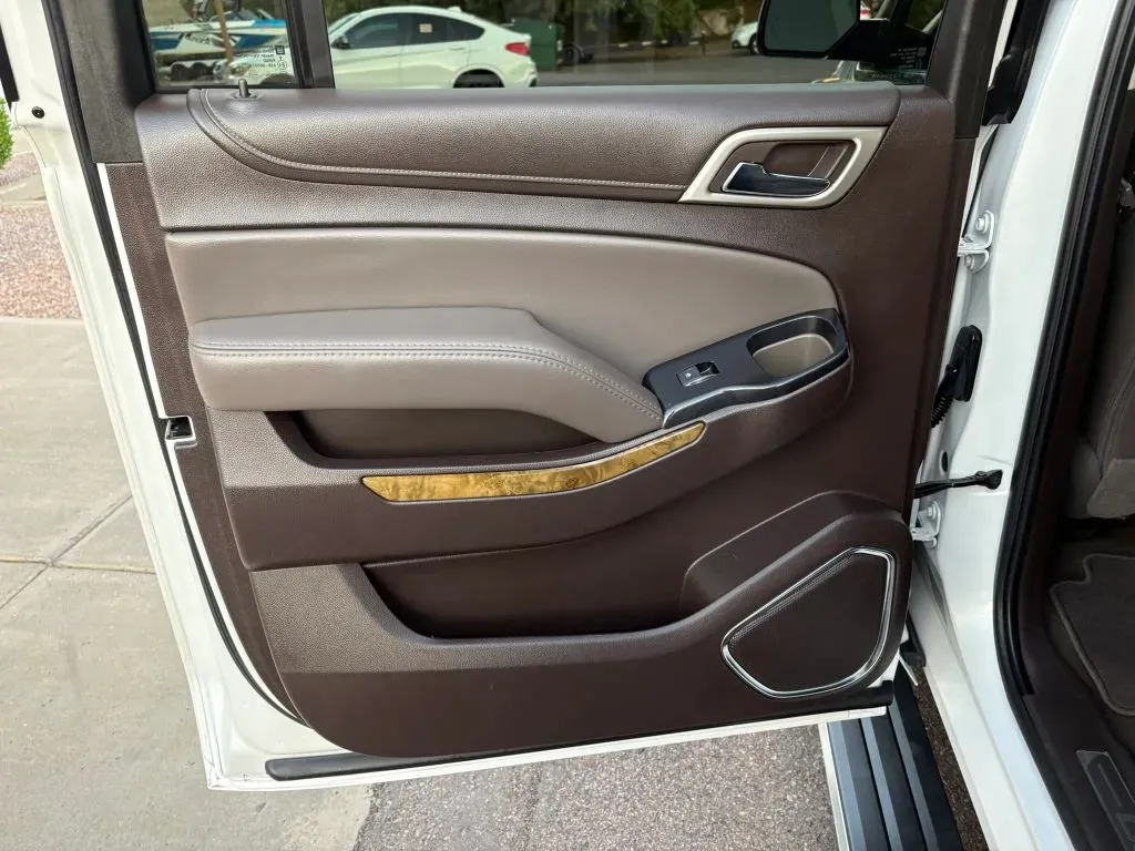 GMC Yukon XL photo 12