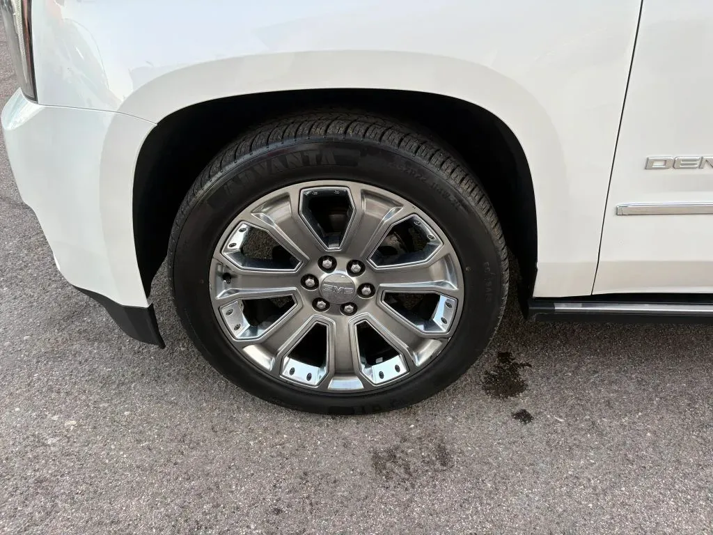 GMC Yukon XL photo 22