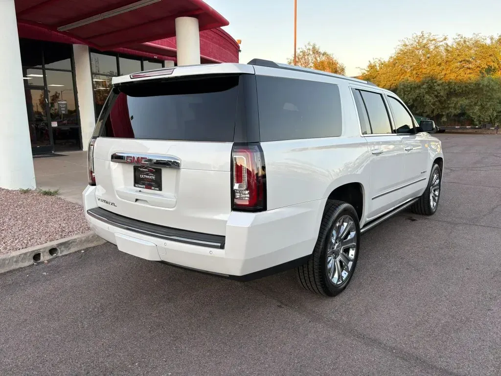 GMC Yukon XL photo 6