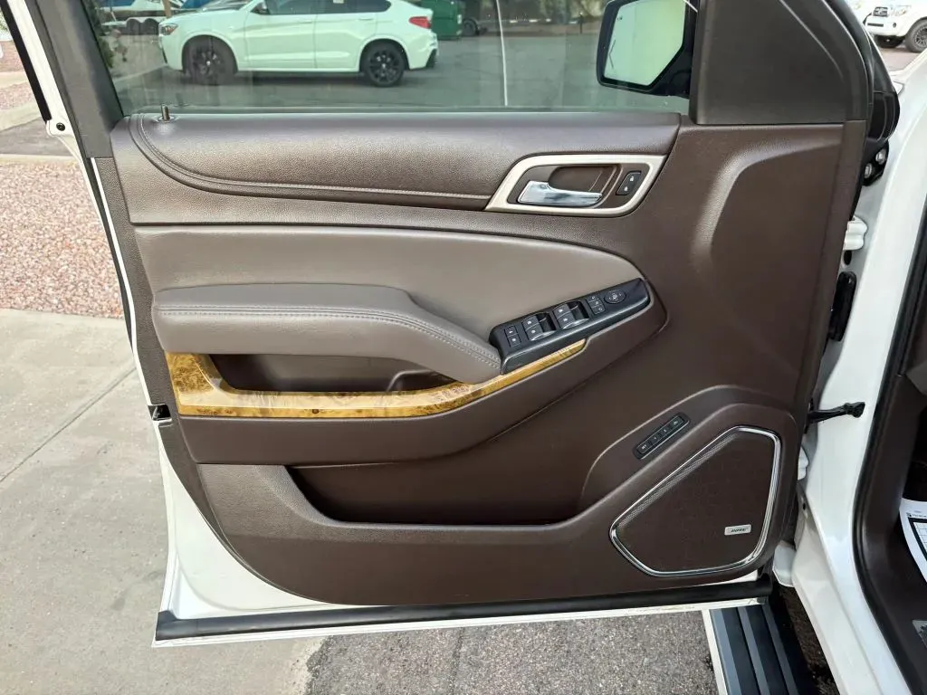 GMC Yukon XL photo 9