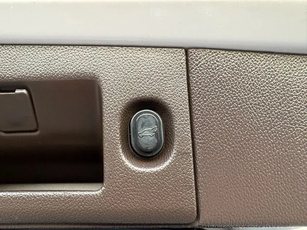 GMC Yukon XL photo 15
