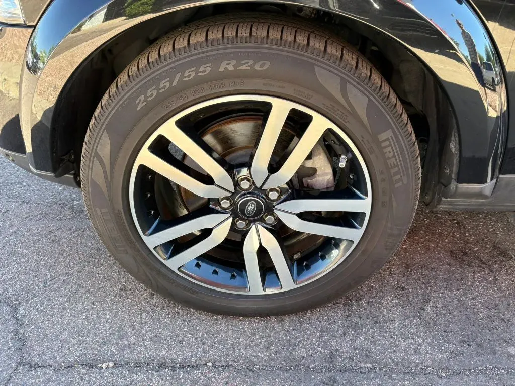 Land Rover LR4 photo 17