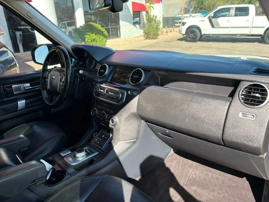 Land Rover LR4 photo 13
