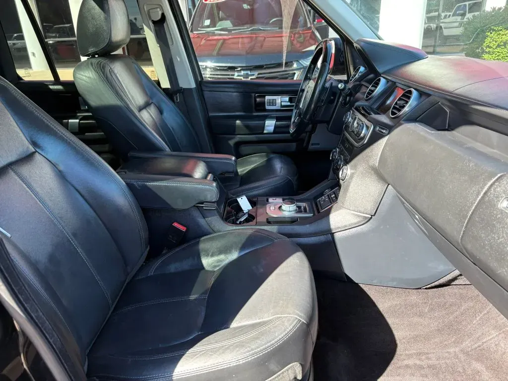 Land Rover LR4 photo 12