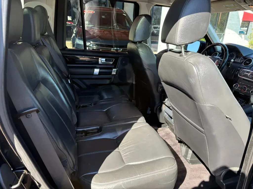 Land Rover LR4 photo 15