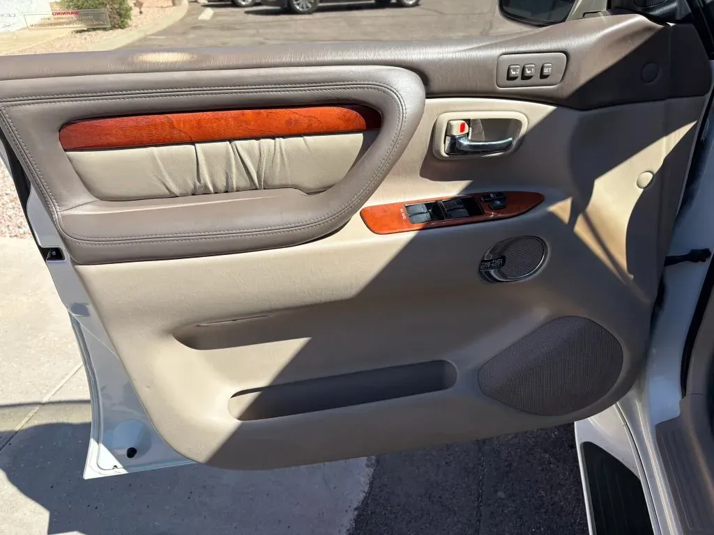 Lexus LX photo 9
