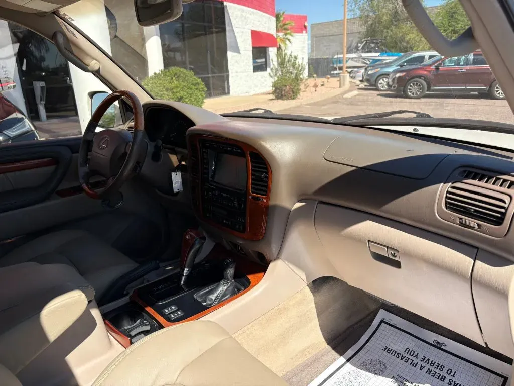 Lexus LX photo 13