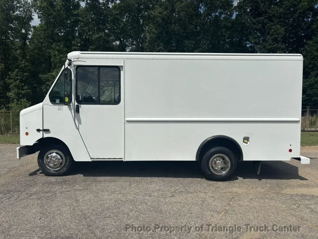 White 2013 Ford STEP E-350 SD for sale in Franklinton, NC