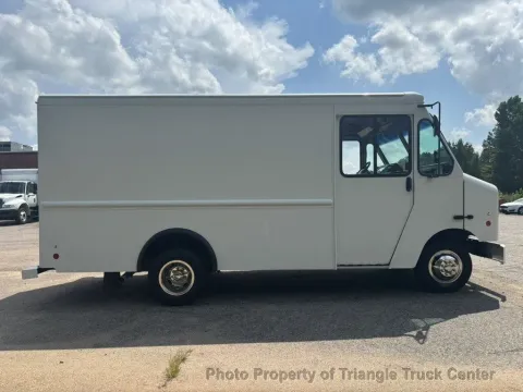 More photos of 2013 Ford STEP E-350 SD at Triangle Truck Center Inc., NC