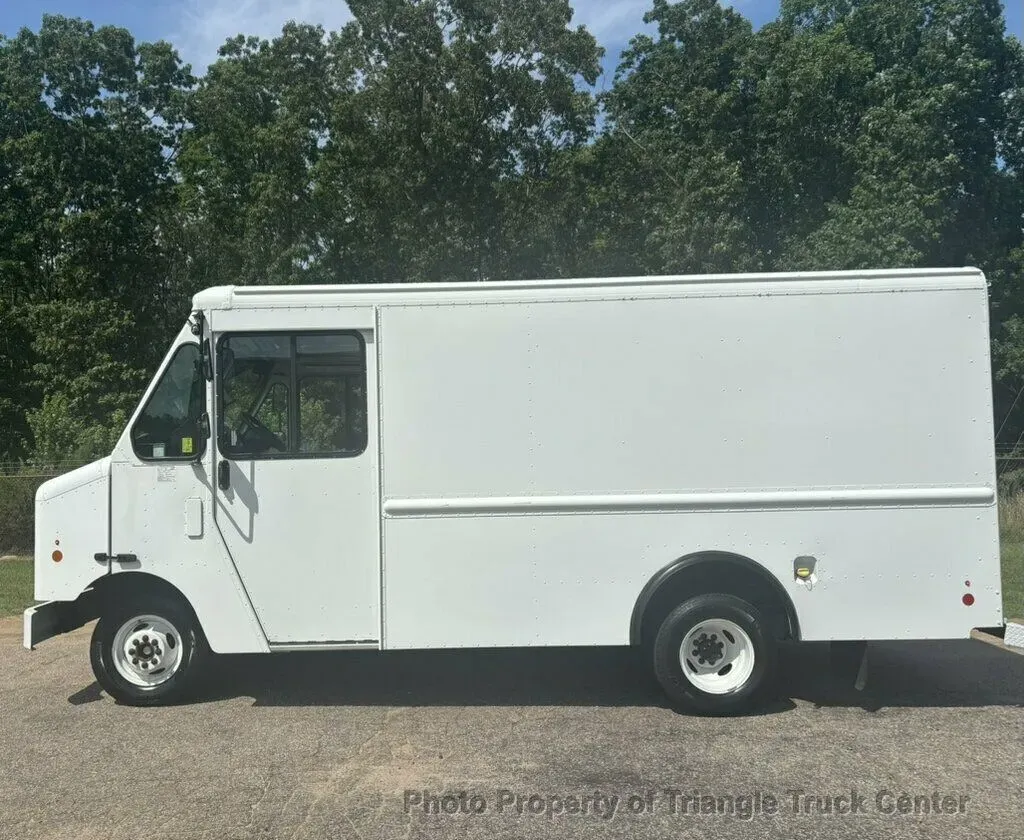 White 2016 Ford STEPVAN E-350 SD for sale in Franklinton, NC
