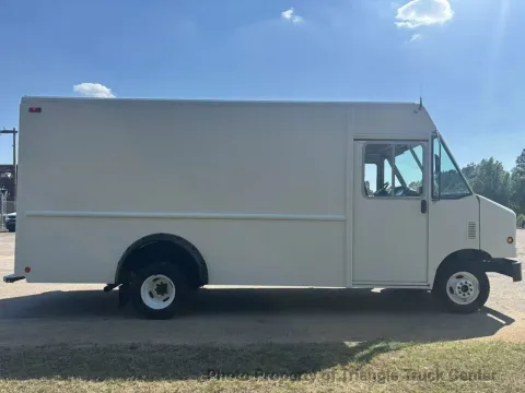 More photos of 2011 Ford STEP E-450 SD at Triangle Truck Center Inc., NC