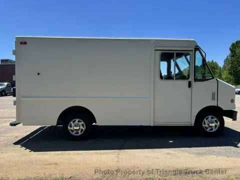 Another view of 2009 Ford STEP E-350 SD for sale in Franklinton, NC at Triangle Truck Center Inc.