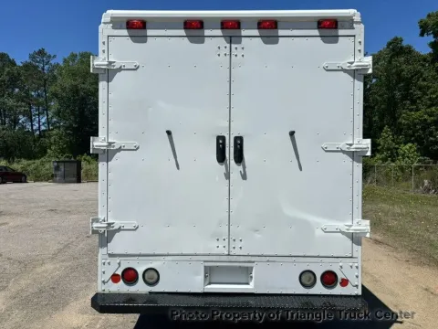 More photos of 2009 Ford STEP E-350 SD at Triangle Truck Center Inc., NC