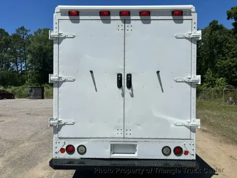 More photos of 2009 Ford STEP E-350 SD at Triangle Truck Center Inc., NC