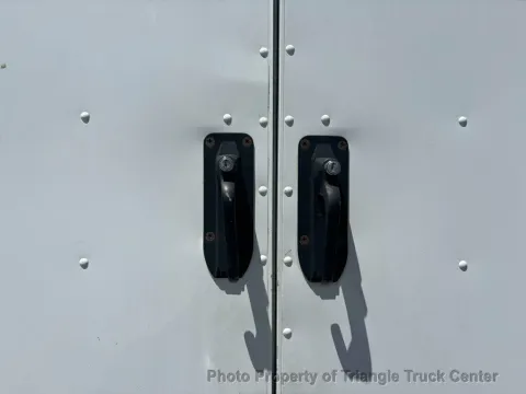 More photos of 2009 Ford STEP E-350 SD at Triangle Truck Center Inc., NC