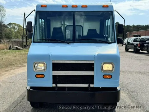 Another view of 2006 Ford E350HD E-350 SD for sale in Franklinton, NC at Triangle Truck Center Inc.