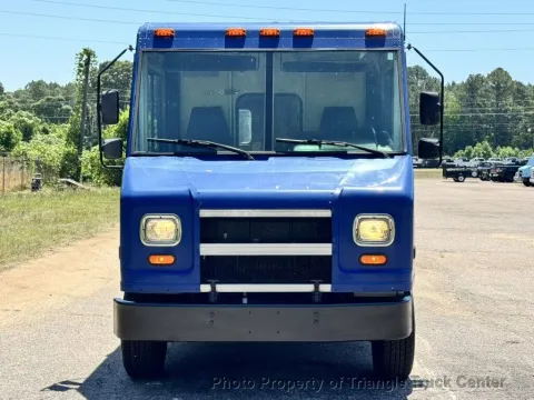 More photos of 2006 Ford STEPVAN E-350 SD at Triangle Truck Center Inc., NC