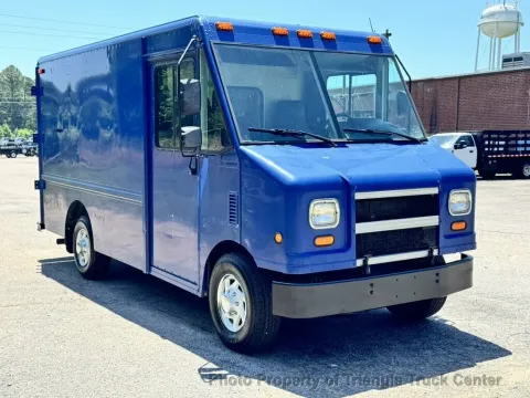 More photos of 2006 Ford STEPVAN E-350 SD at Triangle Truck Center Inc., NC