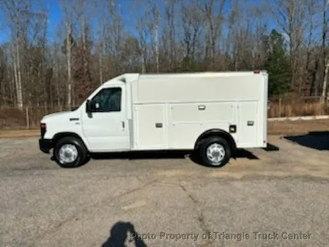 Photos of 2015 Ford E350HD E-350 SD for sale in Franklinton, NC at Triangle Truck Center Inc.