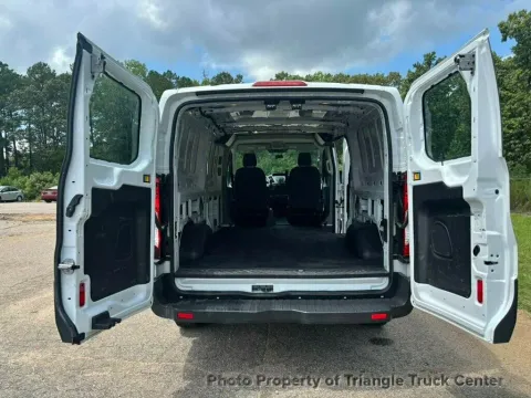 More photos of 2015 Ford T350HD ONE TON 350 ONE TON at Triangle Truck Center Inc., NC