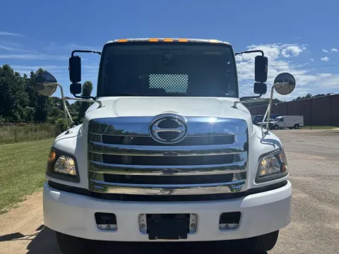 Another view of 2019 Hino 268 J08E for sale in Franklinton, NC at Triangle Truck Center Inc.