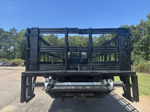 More photos of 2019 Hino 268 J08E at Triangle Truck Center Inc., NC