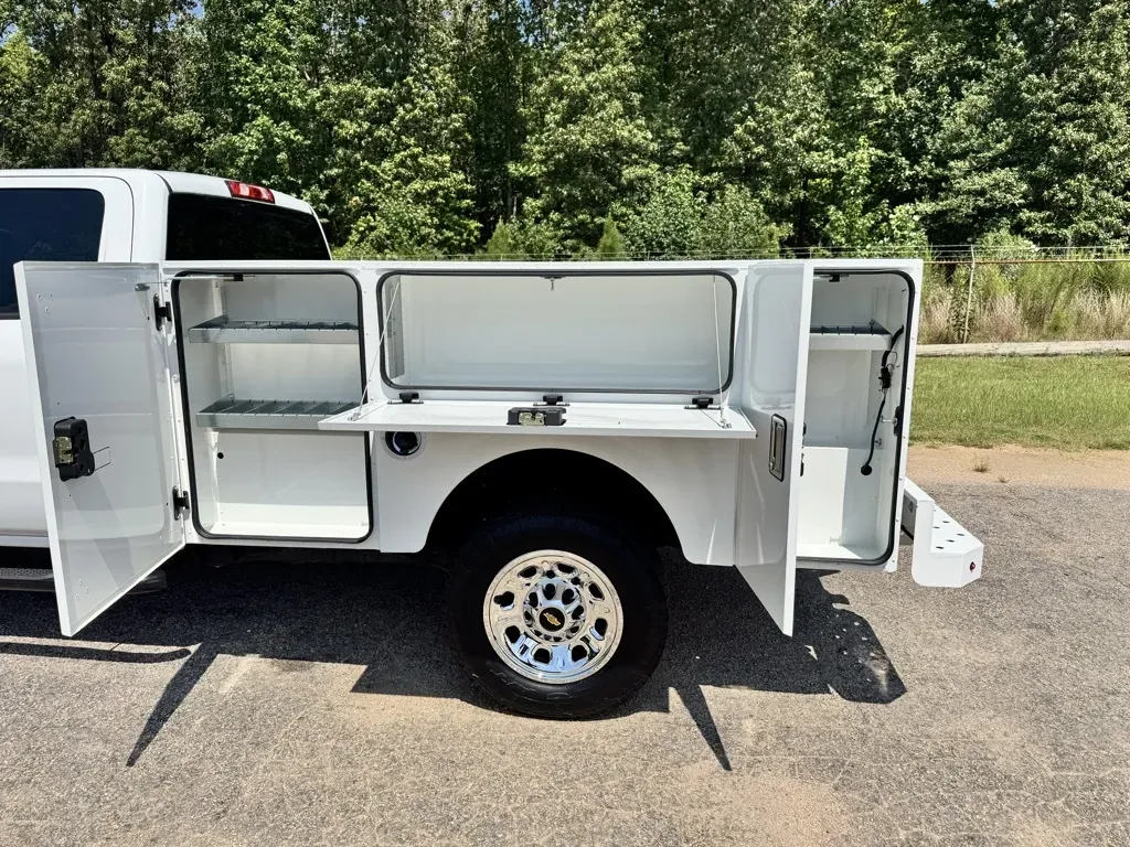 Another view of 2018 Chevrolet Silverado 3500HD 4x4 for sale in Franklinton, NC at Triangle Truck Center Inc.