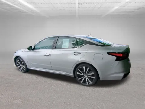 More photos of 2022 Nissan Altima 2.5 SR at Clement Nissan of Mansfield, OH
