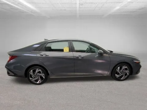More photos of 2025 Hyundai Elantra SEL Convenience at Clement Nissan of Mansfield, OH