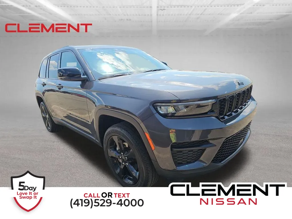 Gray 2023 Jeep Grand Cherokee Altitude X for sale in Mansfield, OH