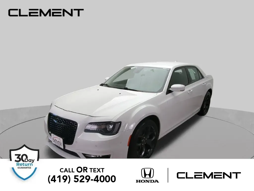 White 2022 Chrysler 300 Touring for sale in Mansfield, OH