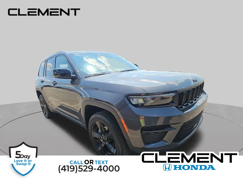 Gray 2023 Jeep Grand Cherokee Altitude X for sale in Mansfield, OH