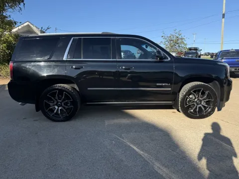 Another view of 2017 GMC YUKON DENALI for sale in Springdale, AR at Taylor Auto Sales, Inc.