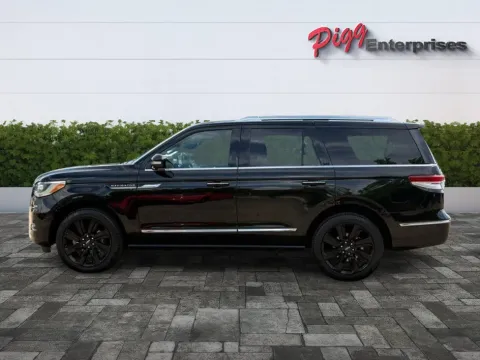 Another view of 2022 LINCOLN NAVIGATOR RESERVE 4WD for sale in Prattville, AL at Pigg Enterprises