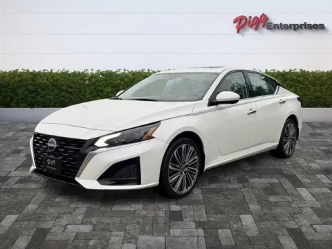 More photos of 2023 NISSAN ALTIMA SL AWD at Pigg Enterprises, AL