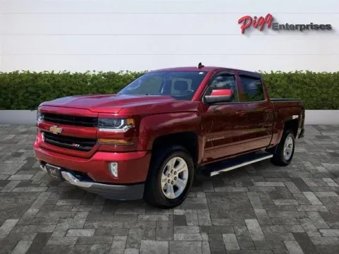 More photos of 2018 CHEVROLET SILVERADO 1500 CREW CAB LT Z71 4WD at Pigg Enterprises, AL
