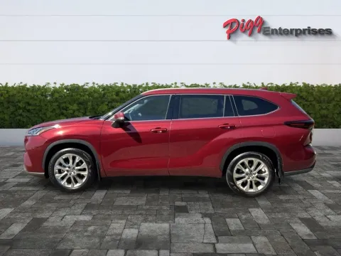 More photos of 2025 TOYOTA HIGHLANDER LIMITED 4WD at Pigg Enterprises, AL