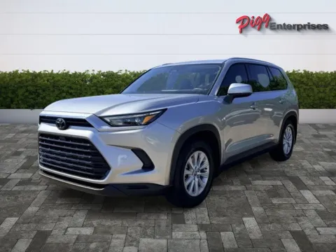 More photos of 2026 TOYOTA GRAND HIGHLANDE XLE 2WD at Pigg Enterprises, AL