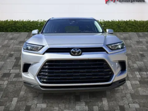 More photos of 2026 TOYOTA GRAND HIGHLANDE XLE 2WD at Pigg Enterprises, AL