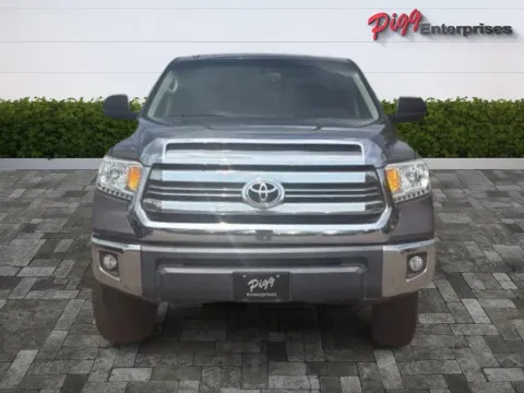 More photos of 2017 TOYOTA TUNDRA DOUBLE CAB SR5 4WD at Pigg Enterprises, AL