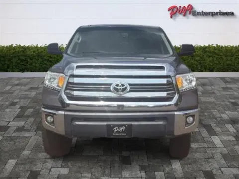 More photos of 2017 TOYOTA TUNDRA DOUBLE CAB SR5 4WD at Pigg Enterprises, AL