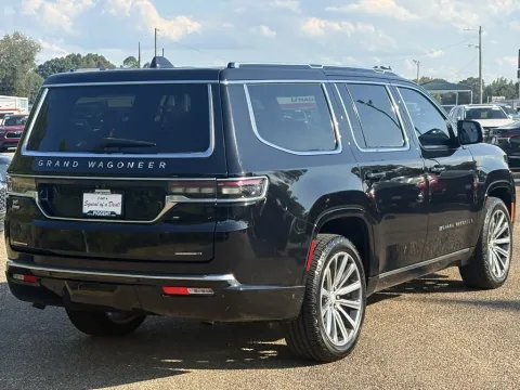 More photos of 2022 JEEP GRAND WAGONEER SERIES II 4WD at Pigg Enterprises, AL