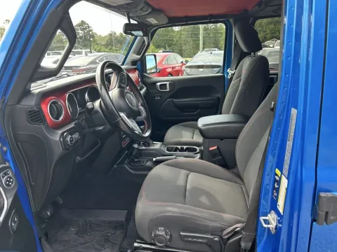 More photos of 2020 JEEP GLADIATOR CREW CAB RUBICON 4WD at Pigg Enterprises, AL