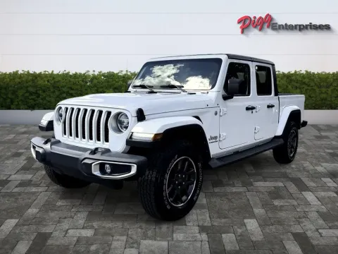 More photos of 2022 JEEP GLADIATOR CREW CAB OVERLAND 4WD at Pigg Enterprises, AL